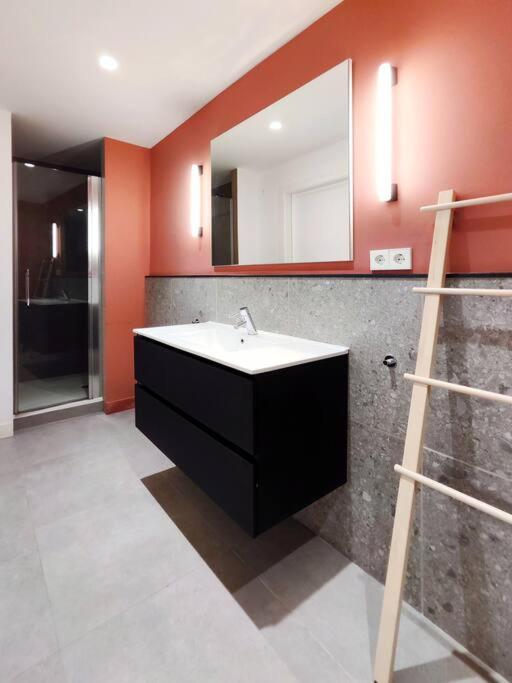 Moderno Apartamento En Terrassa Centro Экстерьер фото