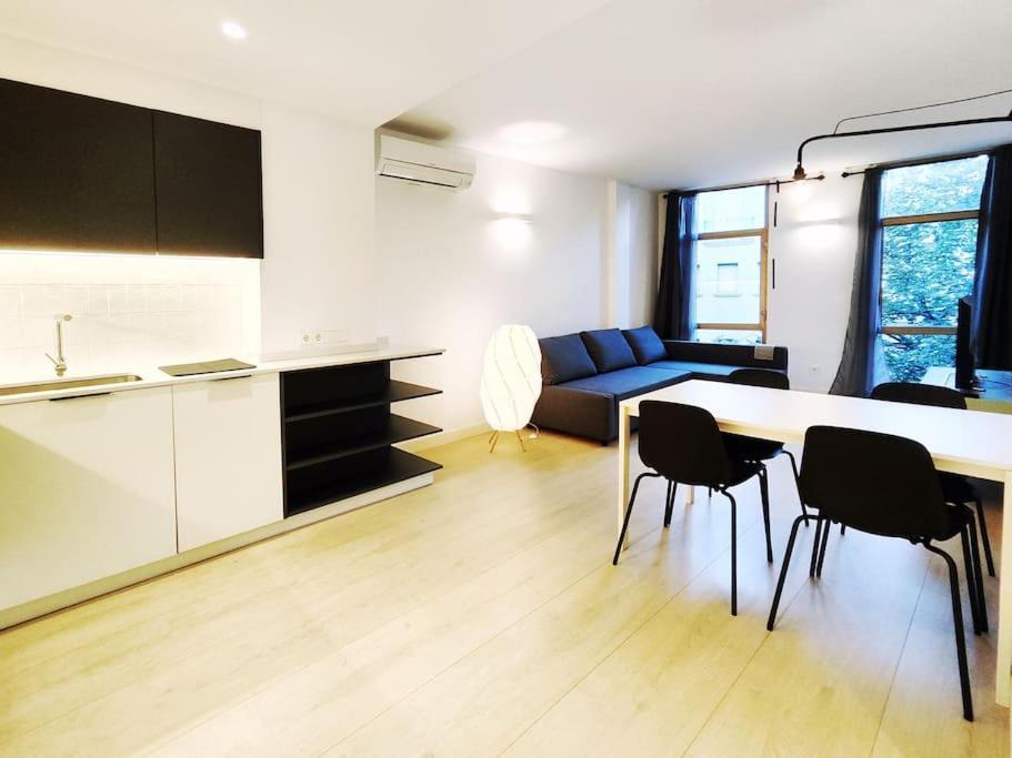 Moderno Apartamento En Terrassa Centro Экстерьер фото